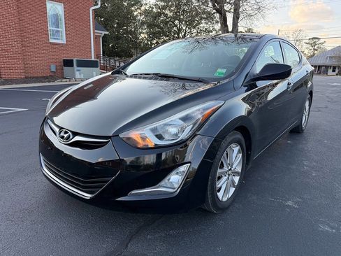 Used 2014 Hyundai Elantra SE w/ Option Group 02 image 2