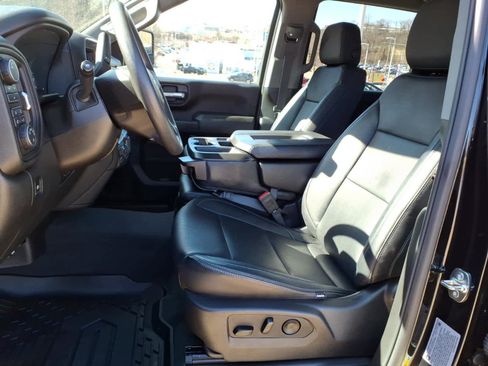 Used 2025 Chevrolet Silverado 2500 Custom w/ Custom Value Package image 8