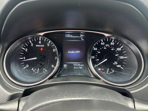 Used 2016 Nissan Rogue SV w/ SV Premium Package image 18