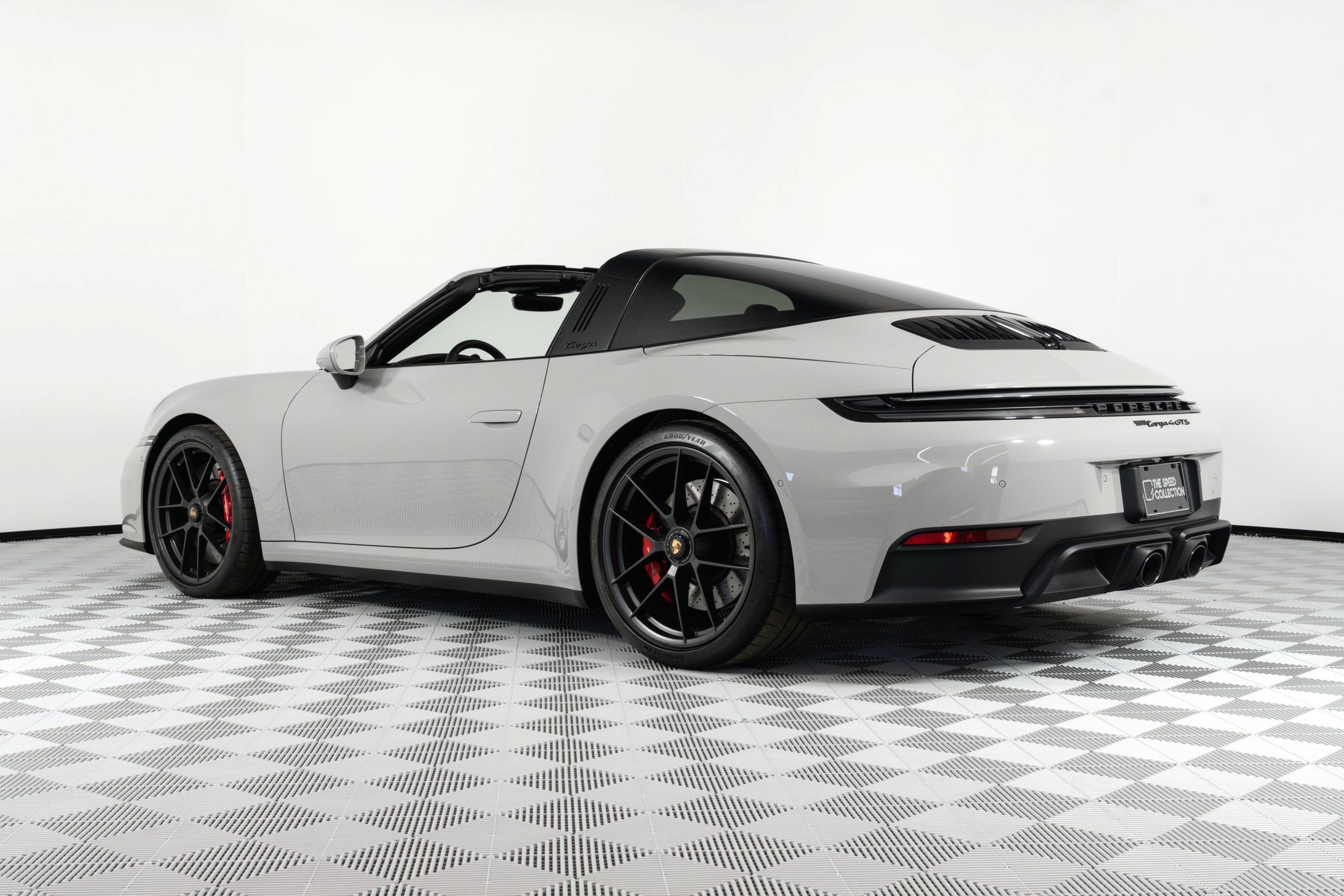 Used 2025 Porsche 911 Targa 4 GTS AWD/4WD image 2