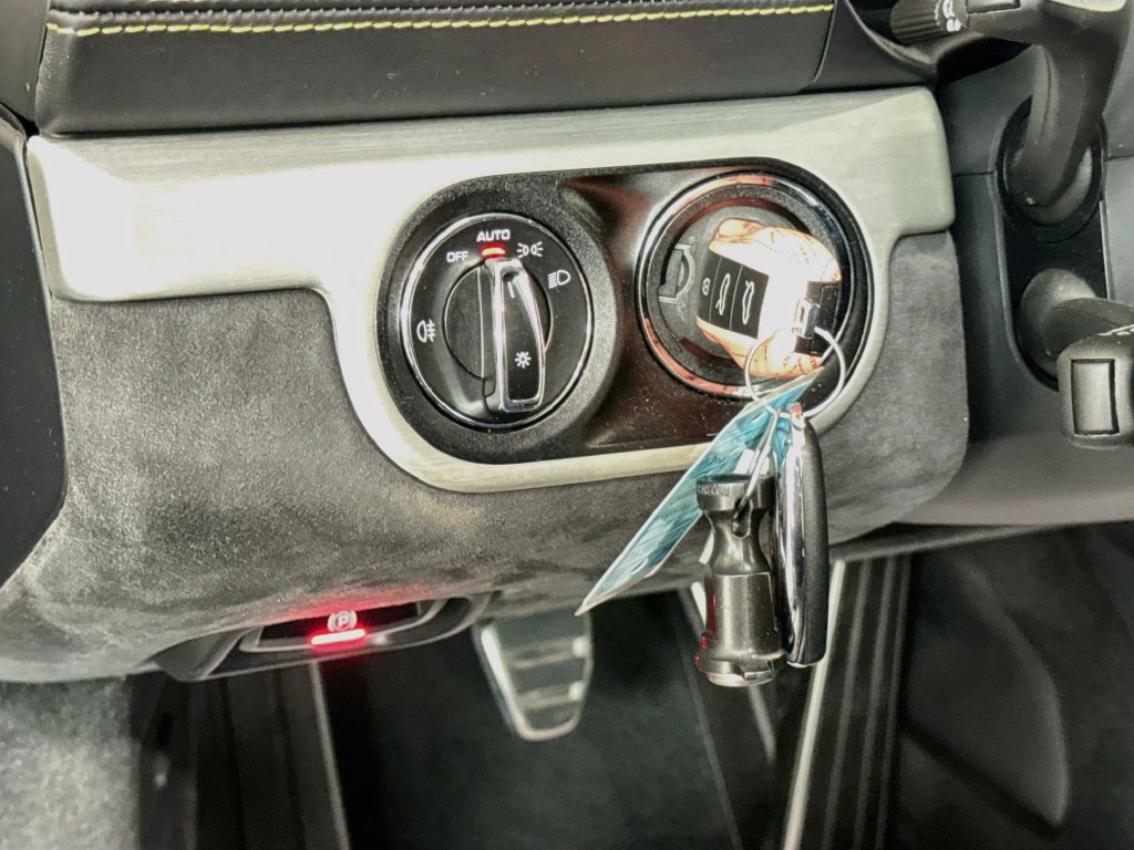 Used 2020 Porsche 718 Cayman GT4 RWD image 10