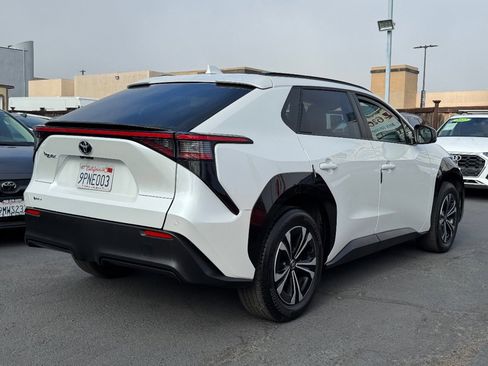 Used 2024 Toyota bZ4X FWD image 13