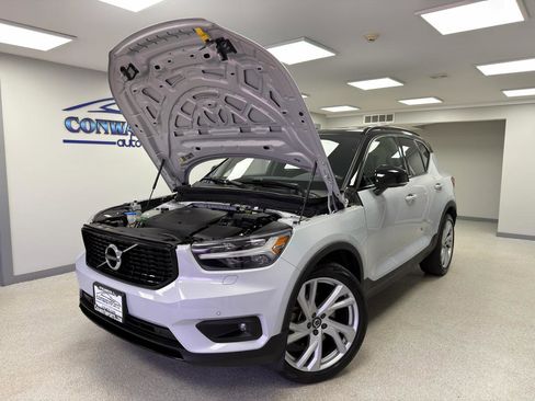 Used 2022 Volvo XC40 T5 R-Design w/ Climate Package AWD/4WD image 34