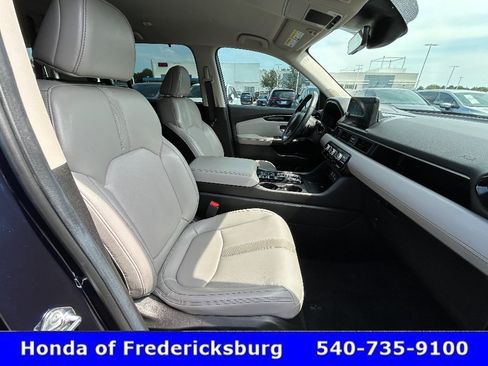 Used 2025 Honda Pilot EX-L image 32