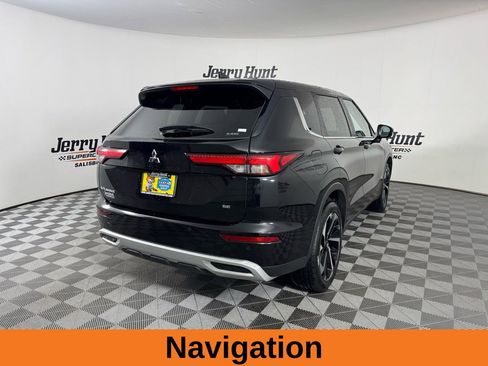 Used 2024 Mitsubishi Outlander SE image 7