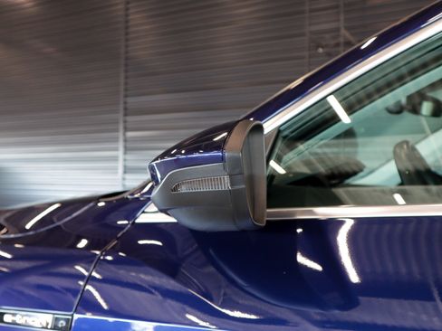 Used 2022 Audi e-tron Premium image 27