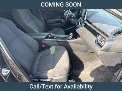 Used 2018 Toyota C-HR XLE FWD image 11