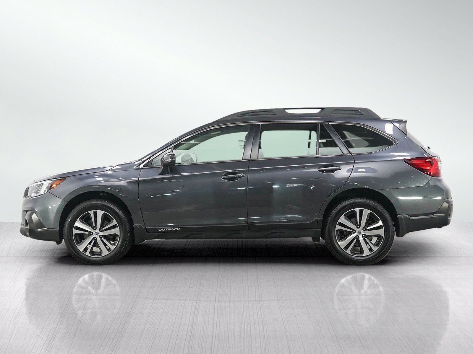 Used 2019 Subaru Outback 2.5i Limited AWD/4WD image 2