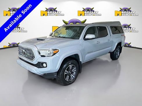 Used 2018 Toyota Tacoma TRD Sport image 1