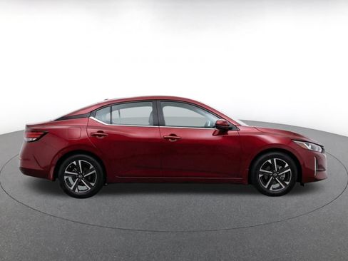 Used 2025 Nissan Sentra SV FWD image 10
