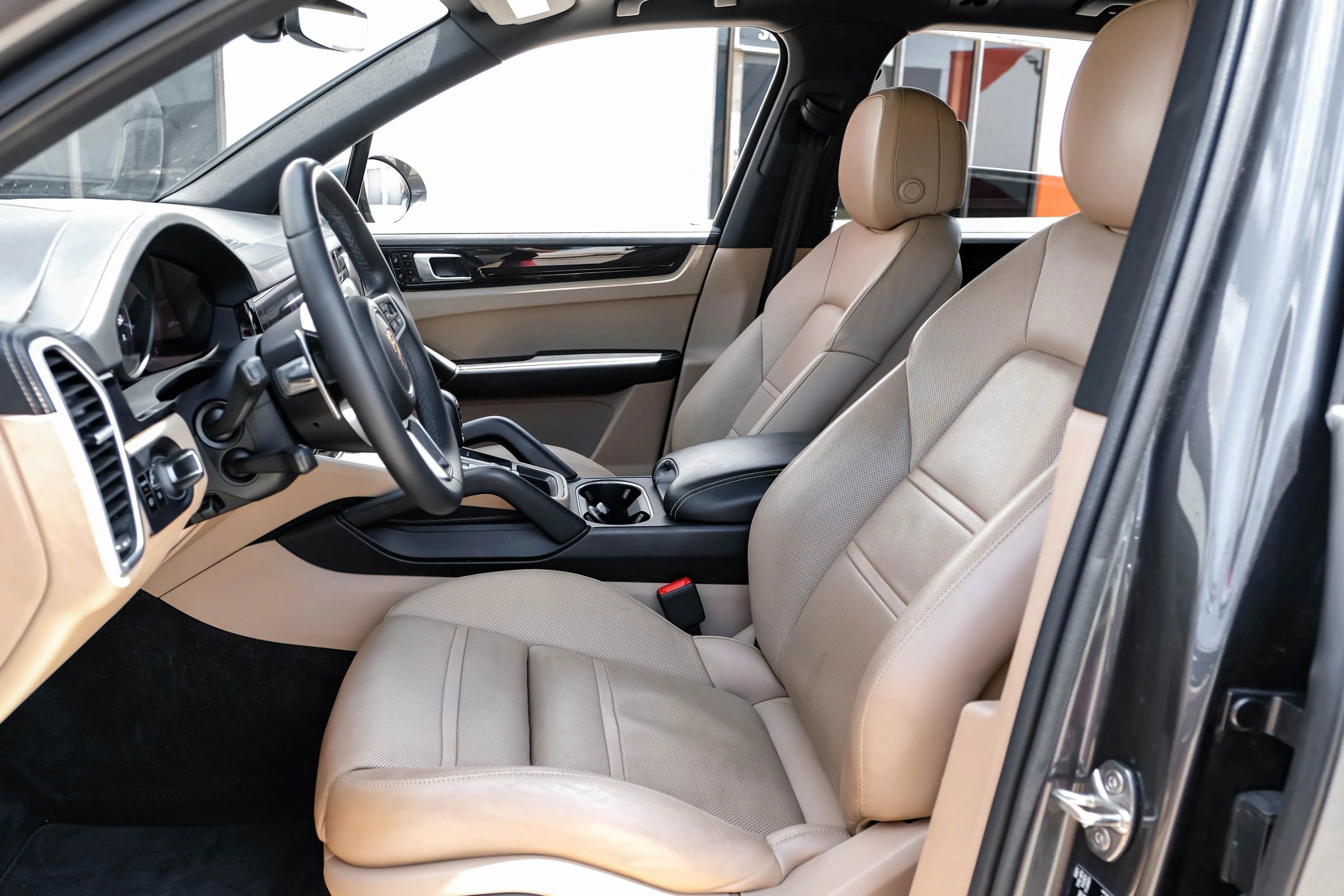 Used 2021 Porsche Cayenne S AWD/4WD image 4