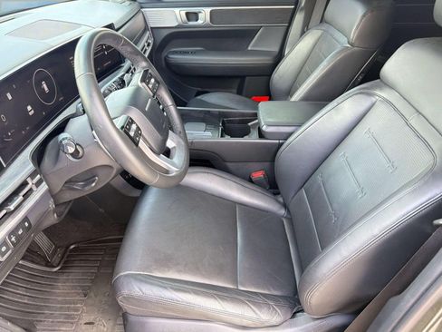 Certified 2025 Hyundai Santa Fe Limited AWD/4WD image 5
