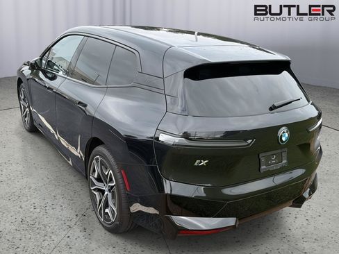 Used 2025 BMW iX xDrive50 w/ Premium Package AWD/4WD image 10