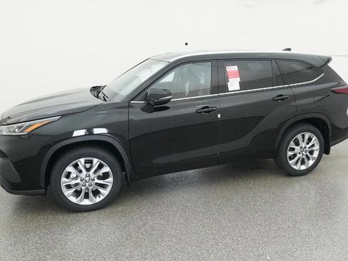 New 2026 Toyota Highlander Limited image 7