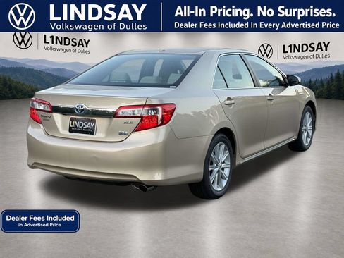 Used 2012 Toyota Camry XLE w/ Leather Pkg FWD image 7