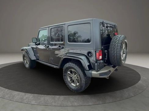 Used 2016 Jeep Wrangler Unlimited Sahara AWD/4WD image 3