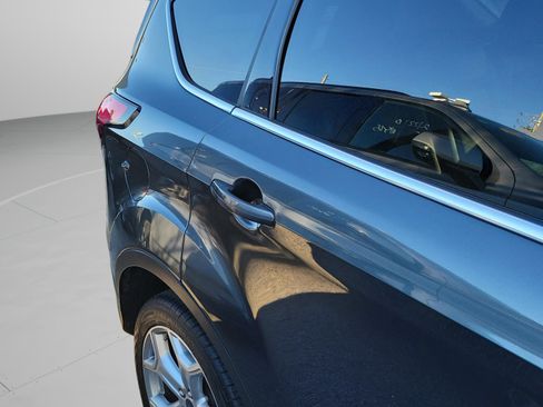 Used 2019 Ford Escape Titanium image 14