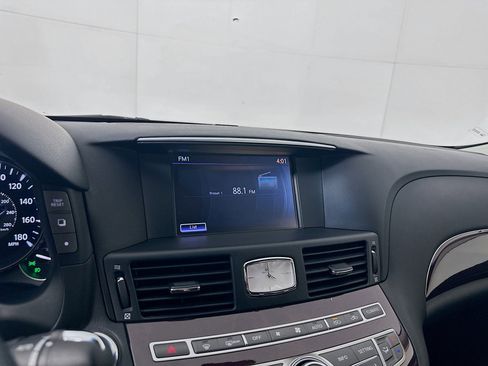 Used 2017 INFINITI Q70 3.7 image 19