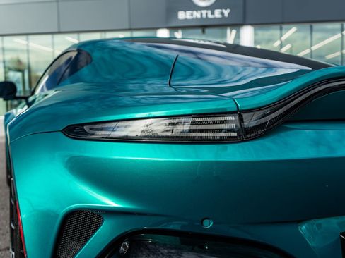 Used 2025 Aston Martin V8 Vantage image 11