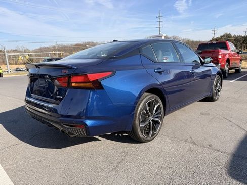 Certified 2023 Nissan Altima 2.5 SR image 5