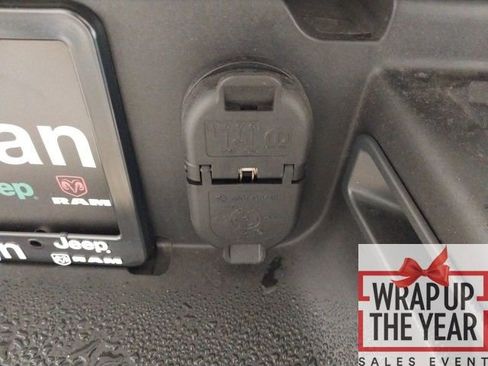 Used 2024 RAM 2500 Big Horn w/ Bed Utility Group image 31