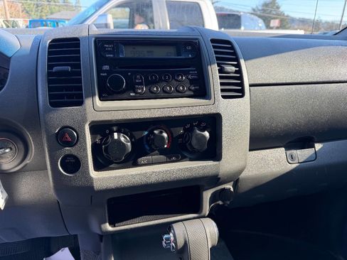 Used 2006 Nissan Frontier XE w/ (G01) XE Preferred Pkg image 19