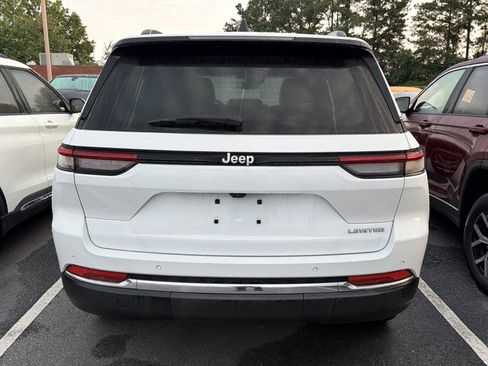 Used 2024 Jeep Grand Cherokee Limited RWD image 5