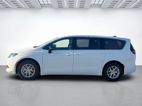 New 2026 Chrysler Voyager LX FWD image 6