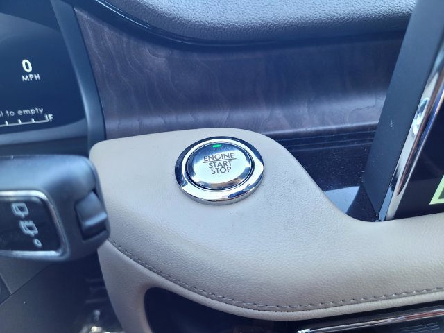 Used 2023 Lincoln Aviator Reserve w/ Equipment Group 201A RWD image 18