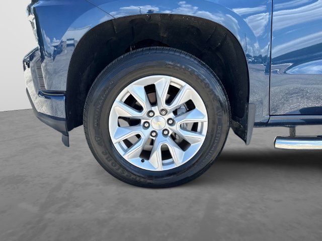 Used 2021 Chevrolet Silverado 1500 Custom w/ LPO, Dark Essentials Package AWD/4WD image 11