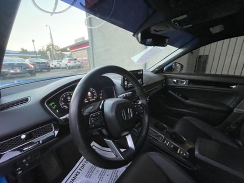 Used 2023 Honda Civic Sport Touring image 9