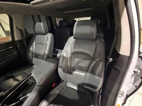 Used 2019 Buick Enclave Premium FWD image 19