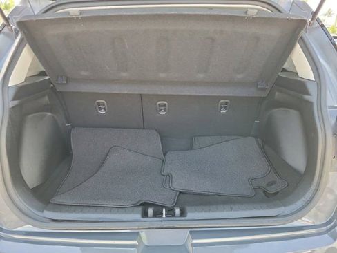 Certified 2024 Hyundai Venue SEL FWD image 6