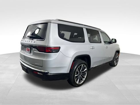 Used 2022 Jeep Wagoneer Series III w/ Premium Group I AWD/4WD image 7