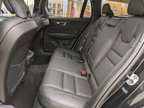 Certified 2025 Volvo V60 B5 Cross Country Plus image 23