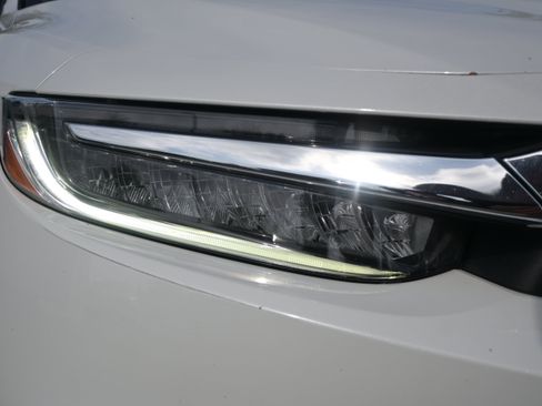 Used 2021 Honda Insight Touring image 11