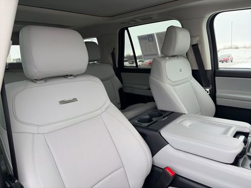 Used 2025 Ford Expedition Max Platinum image 17