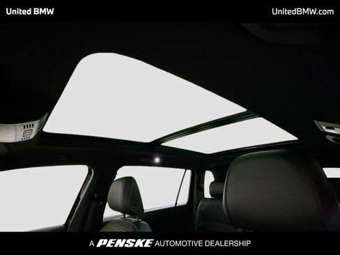 Used 2022 Volkswagen Tiguan SEL R-Line image 11