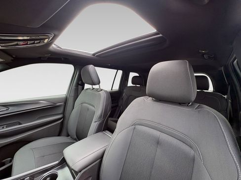 New 2026 Jeep Grand Cherokee Laredo X image 6