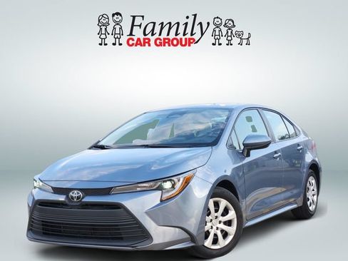 Used 2025 Toyota Corolla LE FWD image 1