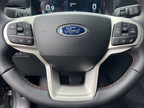 New 2026 Ford Explorer Active RWD image 9