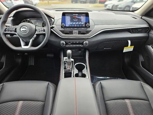 New 2025 Nissan Altima 2.5 SR image 14