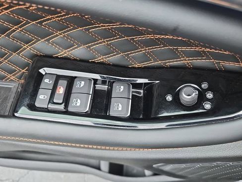 Used 2025 Jeep Grand Cherokee Summit image 30