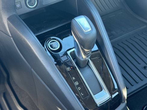 New 2025 Nissan Versa SR w/ Trunk Package image 30