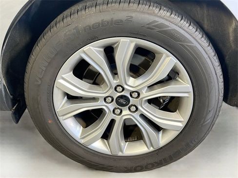 Used 2024 Ford Edge Titanium image 29