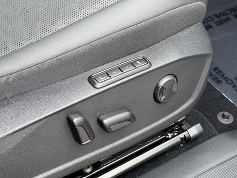 Certified 2021 Volkswagen ID.4 Pro S image 35