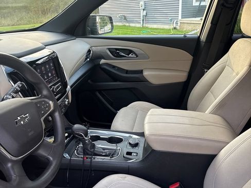 Used 2022 Chevrolet Traverse LS w/ Midnight/Sport Edition AWD/4WD image 25