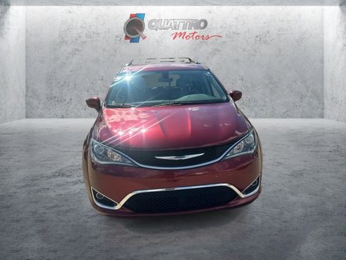 Used 2018 Chrysler Pacifica Touring-L Plus w/ Tire & Wheel Group FWD image 9