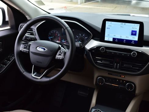 Used 2022 Ford Escape SEL AWD/4WD image 30