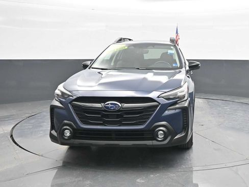 Used 2025 Subaru Outback Onyx Edition AWD/4WD image 3